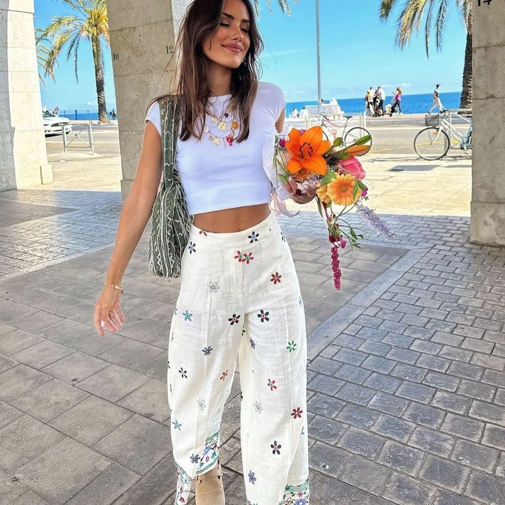 Size Small | Zara | Floral Embroidered Culottes - Picture 8 of 15